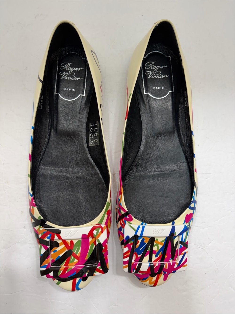 Roger Vivier Graffiti Patent Leather Buckle Flats US 8.5 / EU 38.5